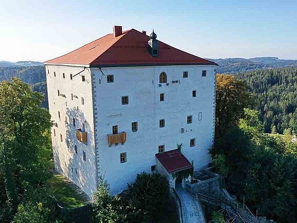 Außenansicht des Schlosses Saldenburg